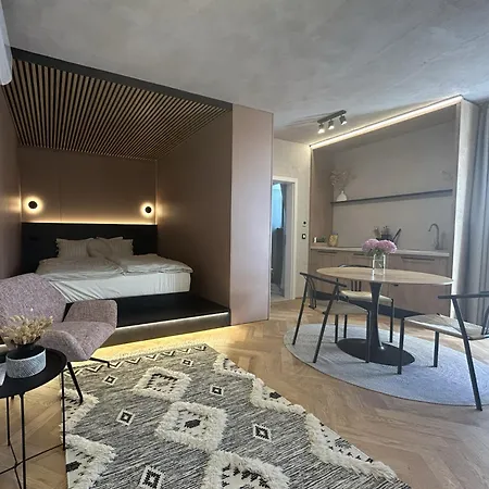 Appartement Wims - Romantic With Private Jacuzzi, Garden & Parking *