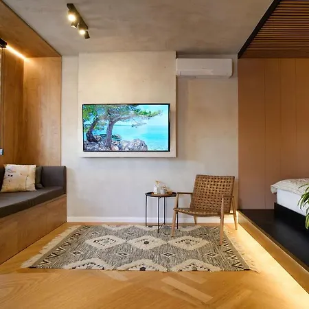 Wims - Romantic With Private Jacuzzi, Garden & Parking Zadar